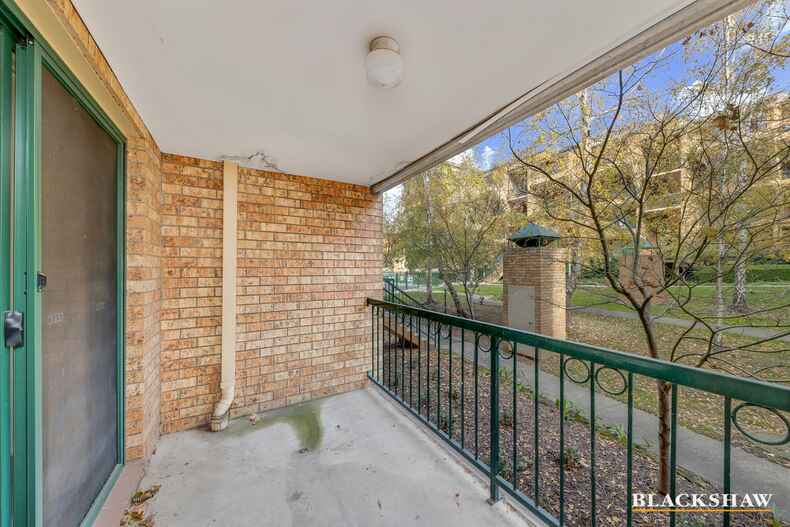 69/8 Eyre Street Kingston