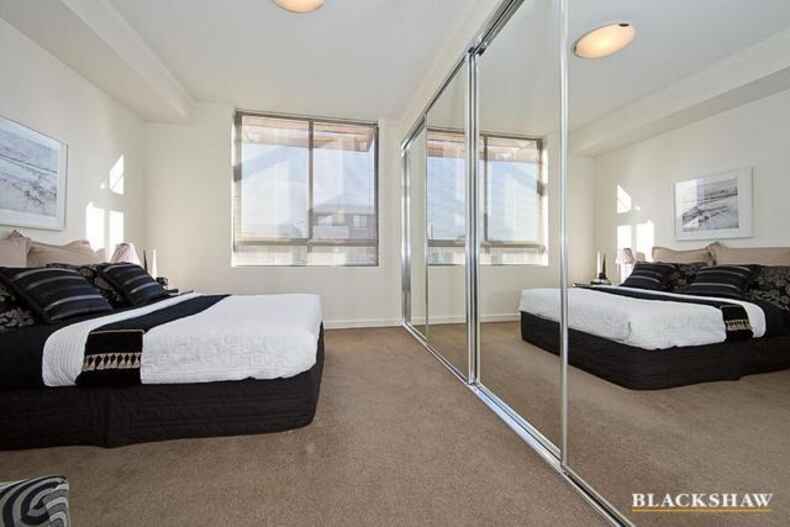 152/106 Giles Street Kingston