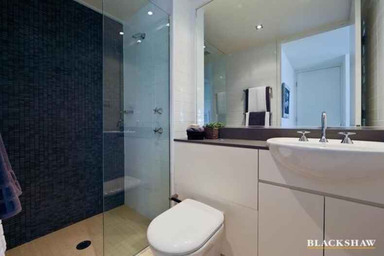 152/106 Giles Street Kingston