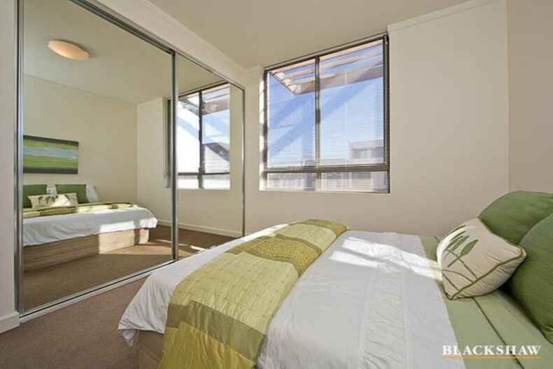 152/106 Giles Street Kingston