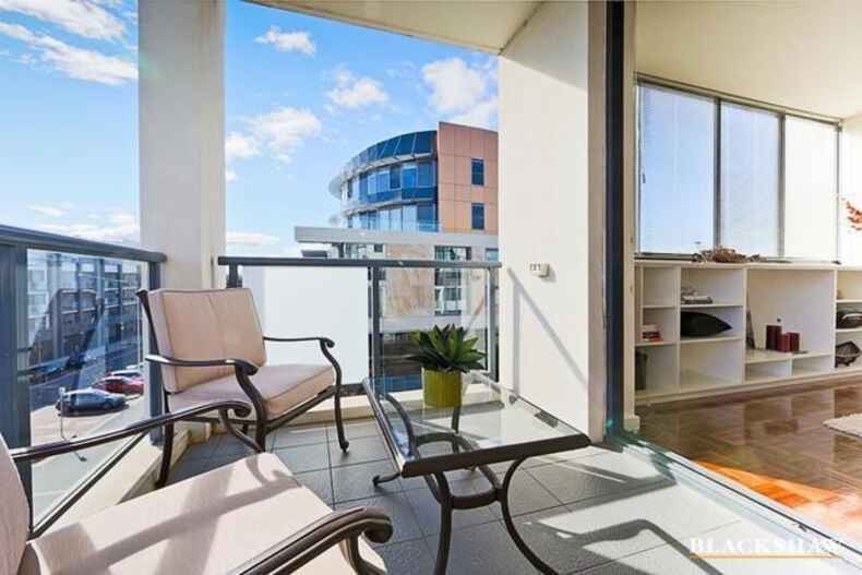 152/106 Giles Street Kingston