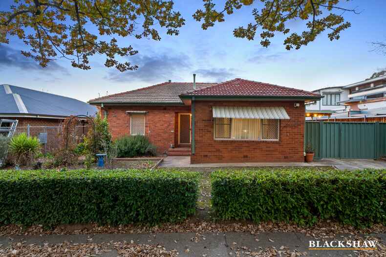 15 Hacking Crescent Narrabundah