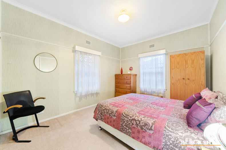 15 Hacking Crescent Narrabundah