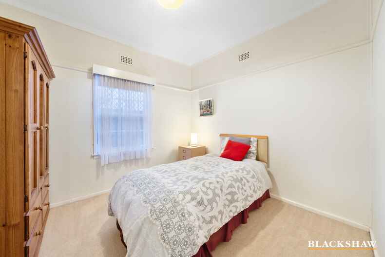 15 Hacking Crescent Narrabundah