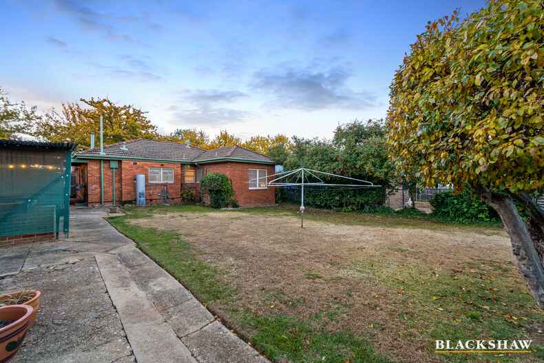 15 Hacking Crescent Narrabundah