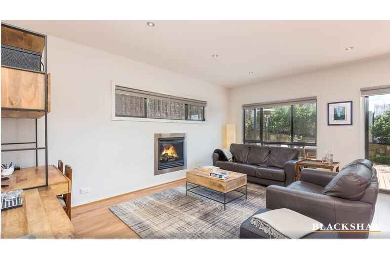 15/16 Ray Ellis Crescent Forde