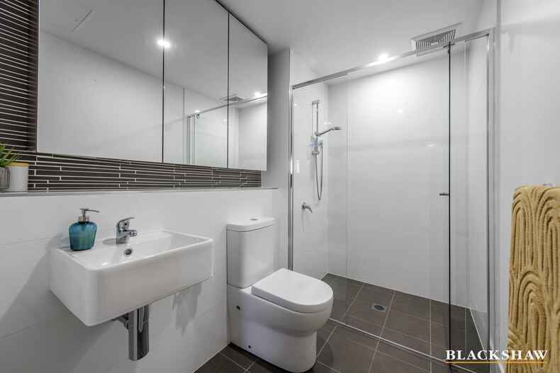 216/30 Philip Hodgins Street Wright 216/30 Philip Hodgins Street Wright