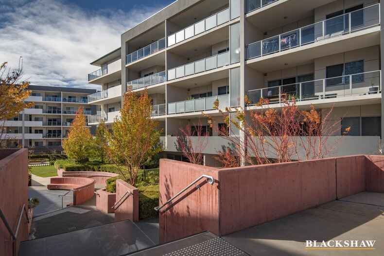 216/30 Philip Hodgins Street Wright 216/30 Philip Hodgins Street Wright