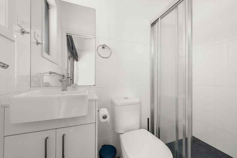 32 Chanter Terrace Coombs 32 Chanter Terrace Coombs