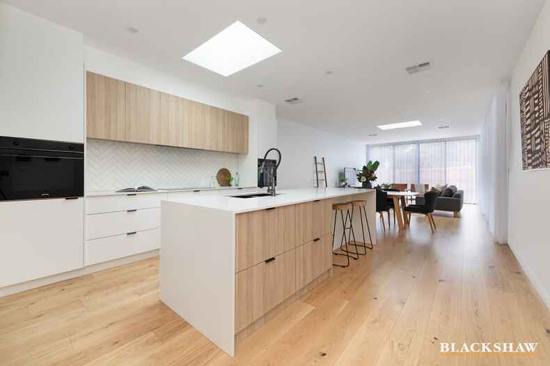 5B Hawkesbury Crescent Farrer