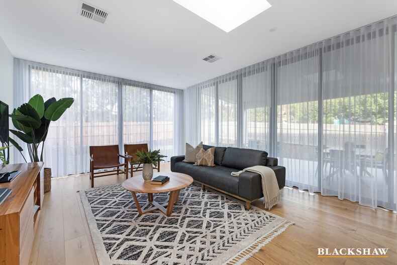 5B Hawkesbury Crescent Farrer