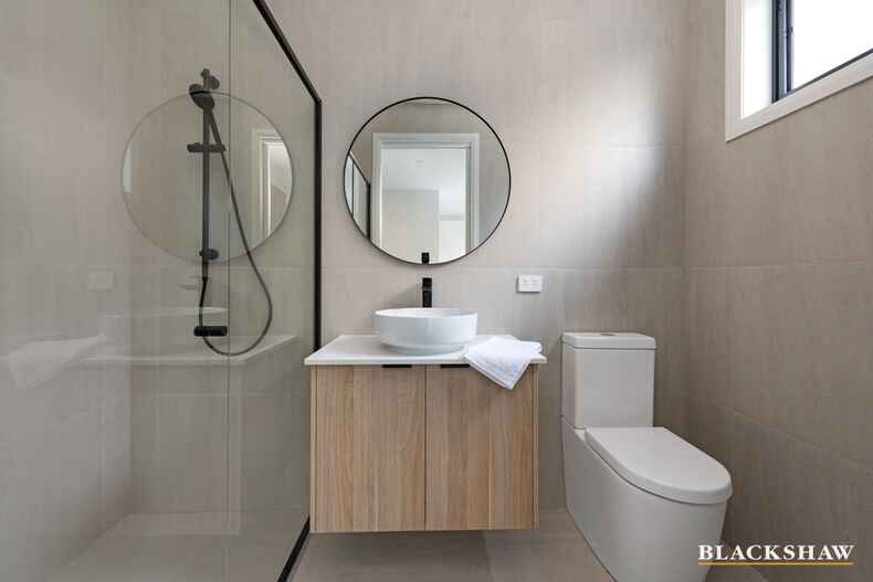 5B Hawkesbury Crescent Farrer