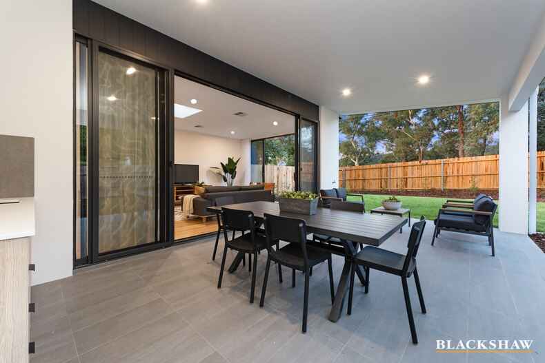 5B Hawkesbury Crescent Farrer