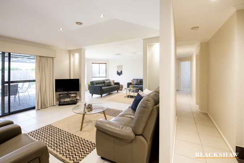 6 Branson Street Dunlop 6 Branson Street Dunlop