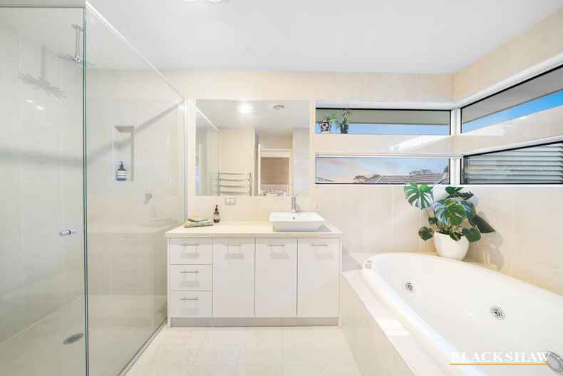 24B Hampton Circuit Yarralumla 24B Hampton Circuit Yarralumla