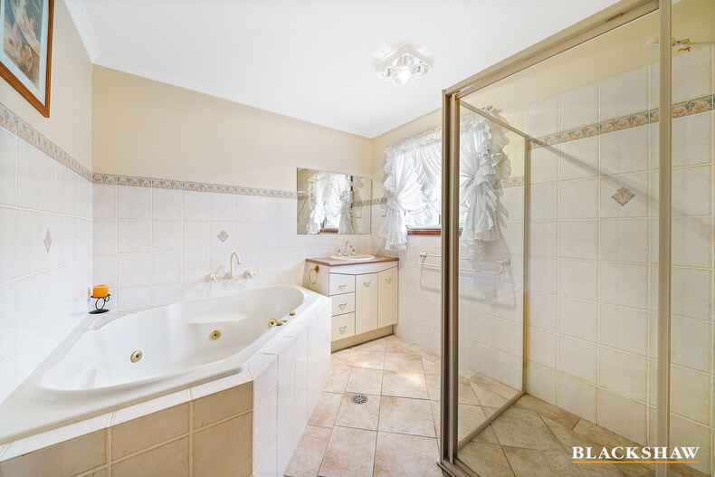 35 Burraly Court Ngunnawal 35 Burraly Court Ngunnawal