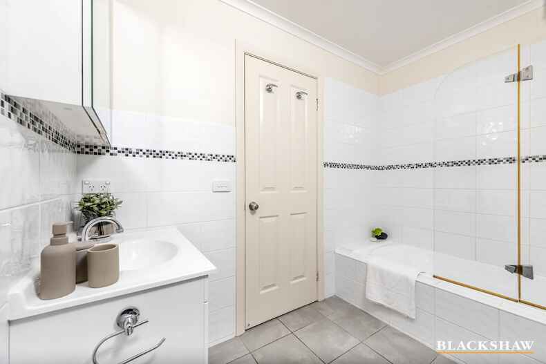 4/30 Ross Road Queanbeyan