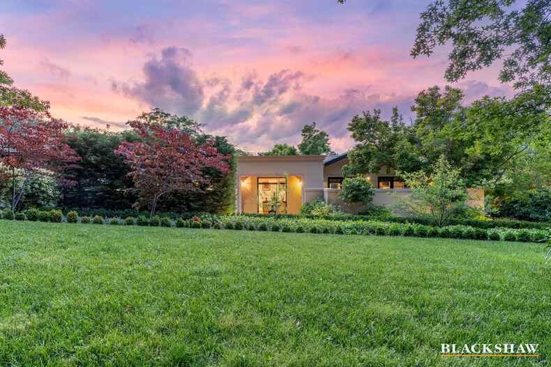 95 Strickland Crescent Deakin