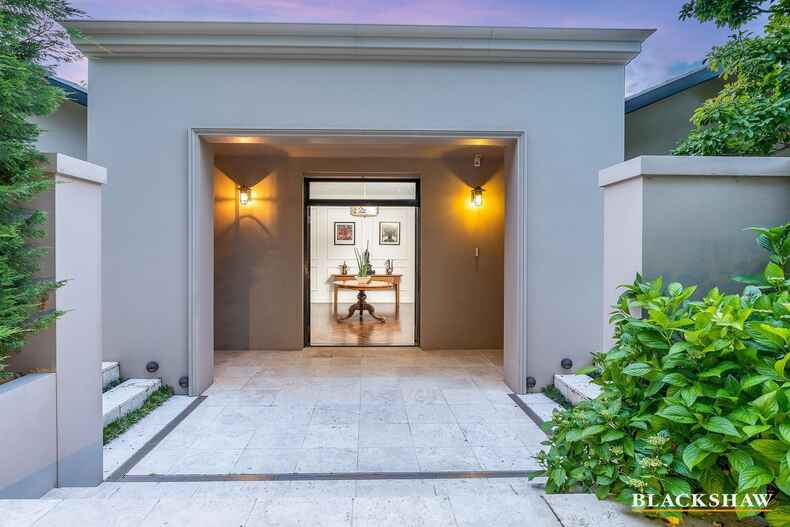 95 Strickland Crescent Deakin