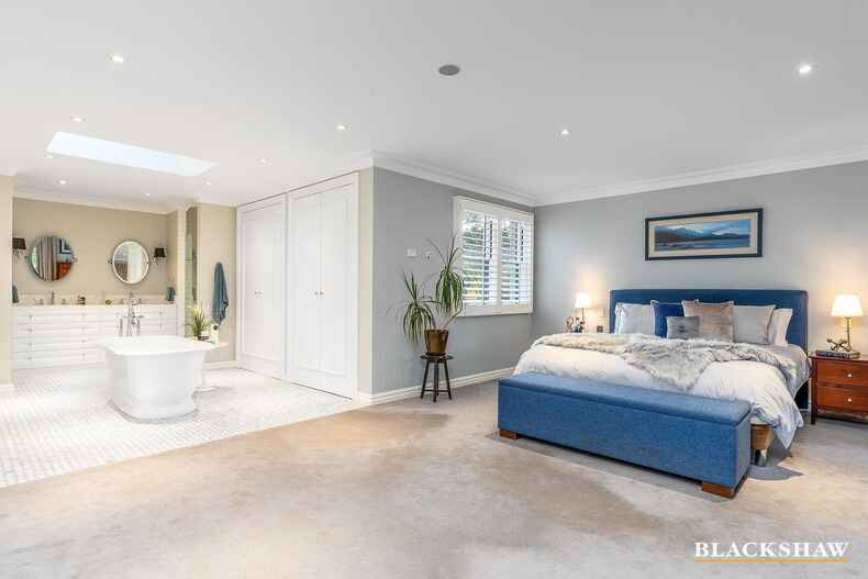 95 Strickland Crescent Deakin