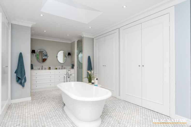 95 Strickland Crescent Deakin