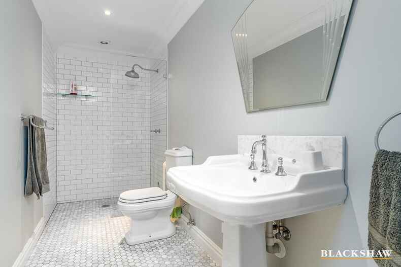 95 Strickland Crescent Deakin