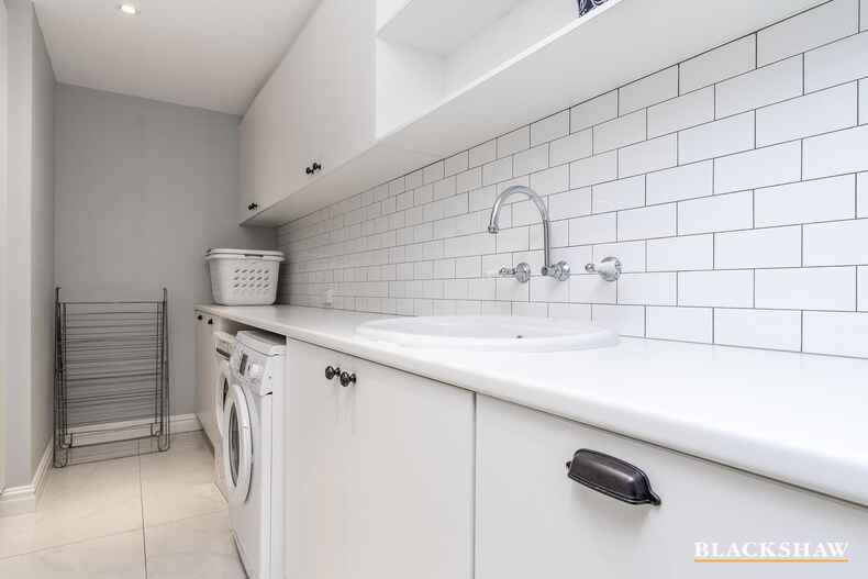 95 Strickland Crescent Deakin