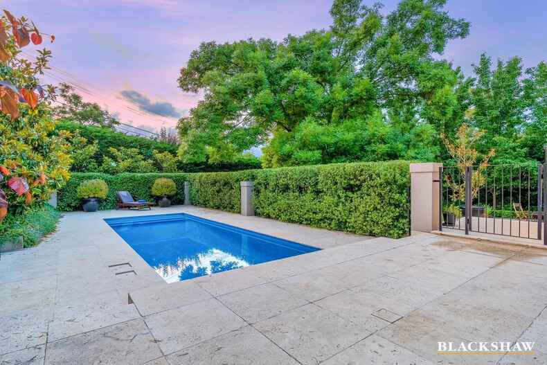 95 Strickland Crescent Deakin