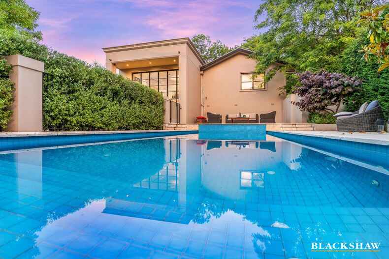 95 Strickland Crescent Deakin