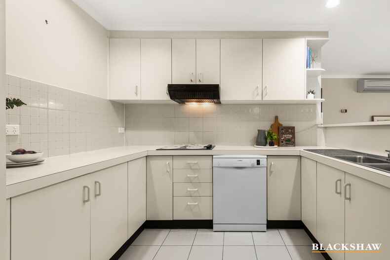 2  Davitt Close Isaacs