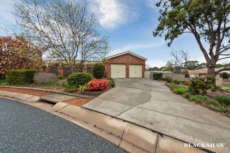 2  Davitt Close Isaacs