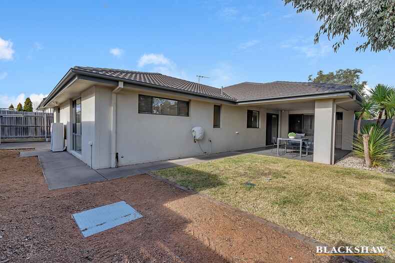 27 Judith Wright Street Franklin