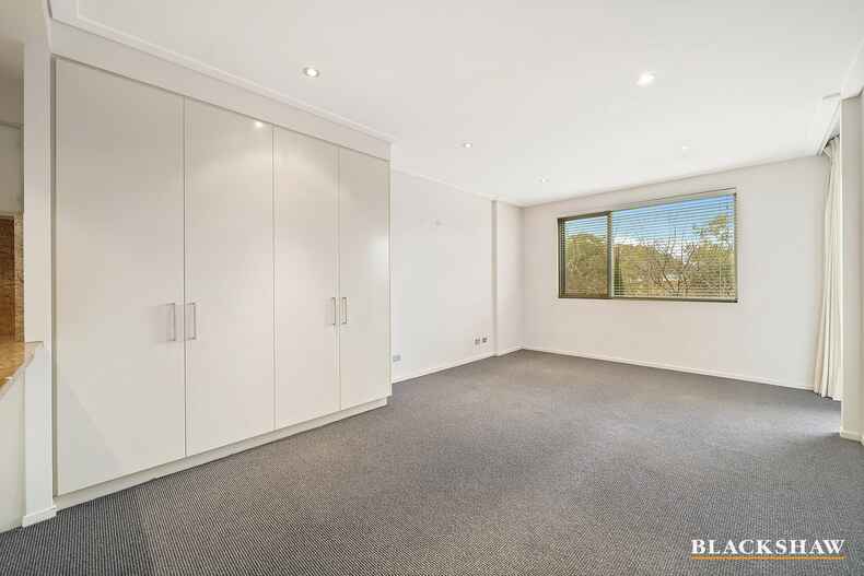 16/15 Coranderrk Street City