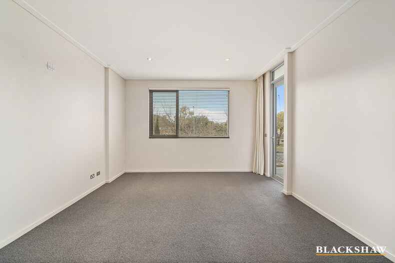 16/15 Coranderrk Street City