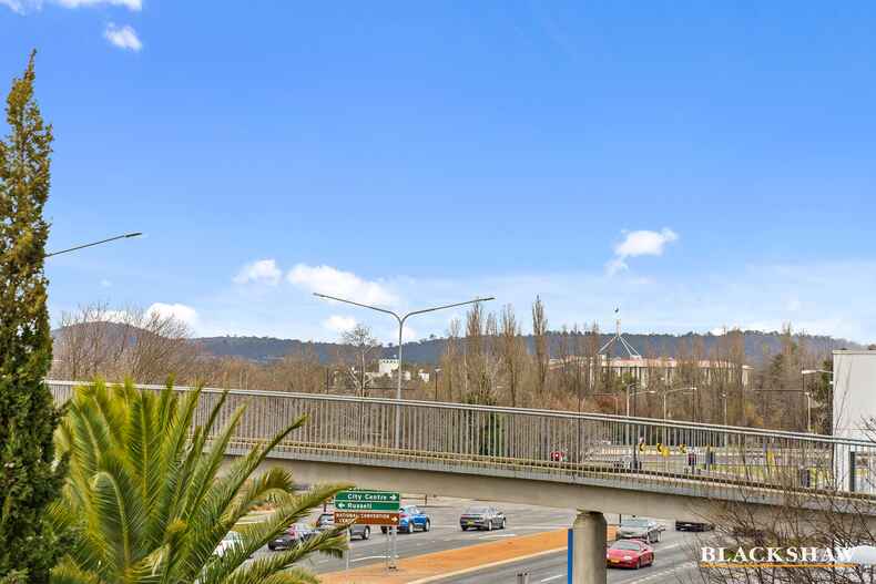 16/15 Coranderrk Street City