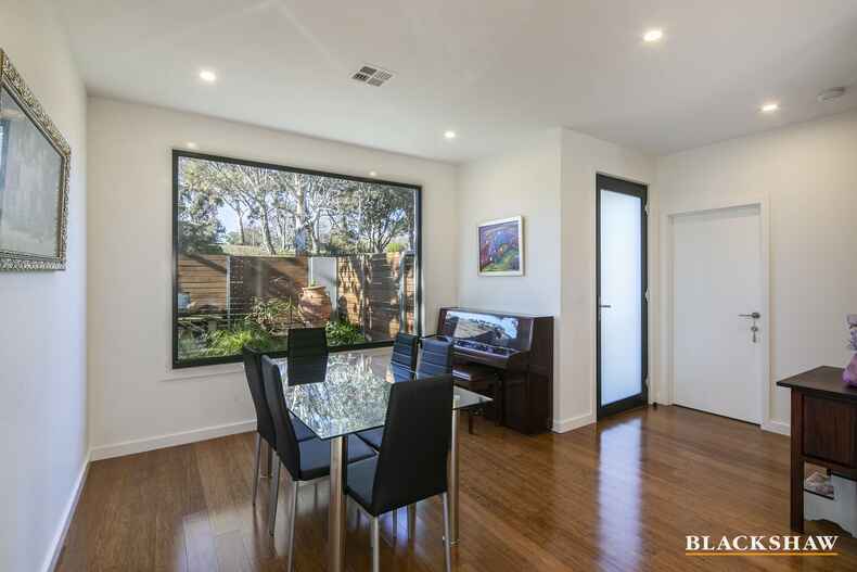 1/11 Aurora Close Mawson