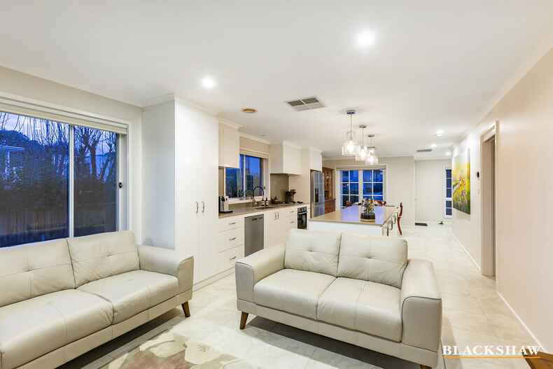 2/11 Bentham Street Yarralumla 2/11 Bentham Street Yarralumla