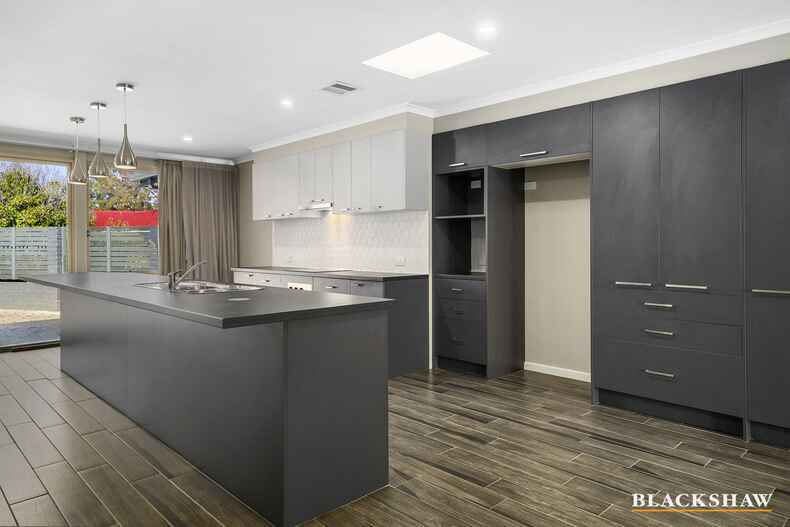 8 Miles Place Jerrabomberra