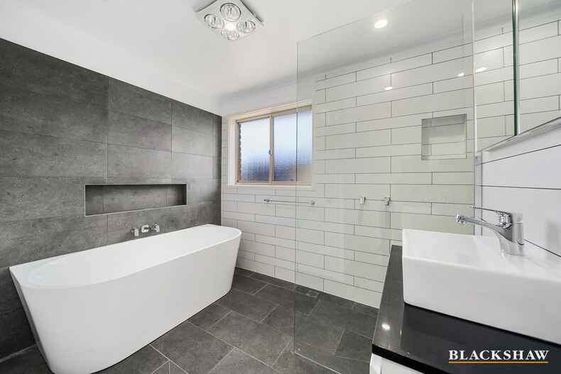 8 Miles Place Jerrabomberra