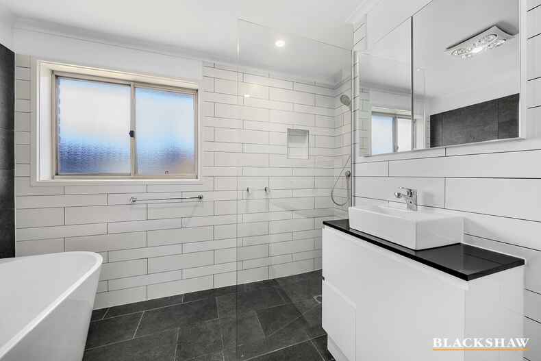 8 Miles Place Jerrabomberra