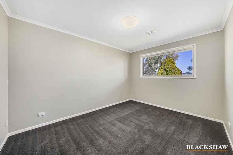 8 Miles Place Jerrabomberra