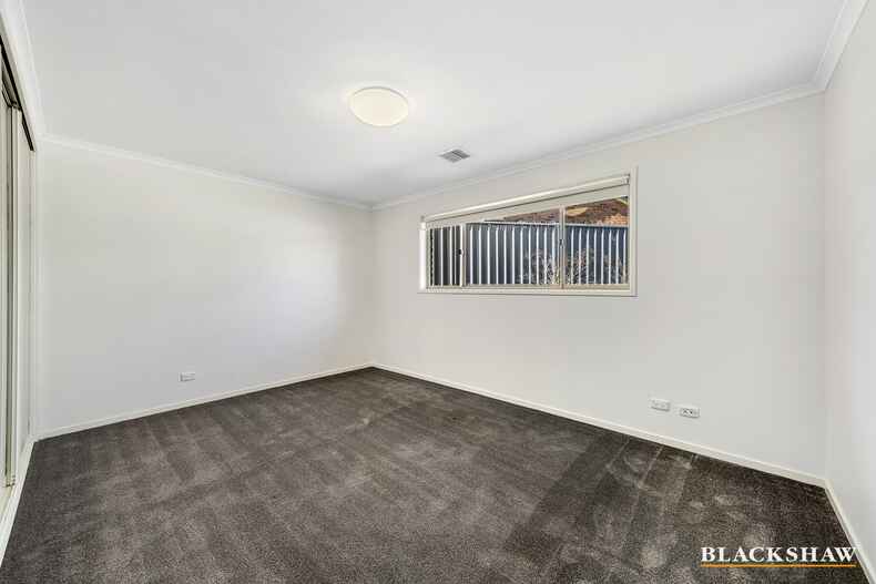 8 Miles Place Jerrabomberra