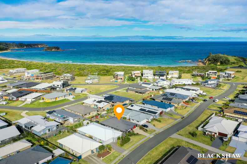 14 Bagarin Avenue Tomakin 14 Bagarin Avenue Tomakin