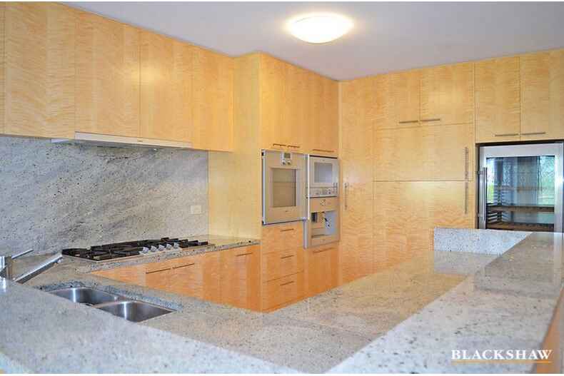 6/57 Eyre Street Kingston