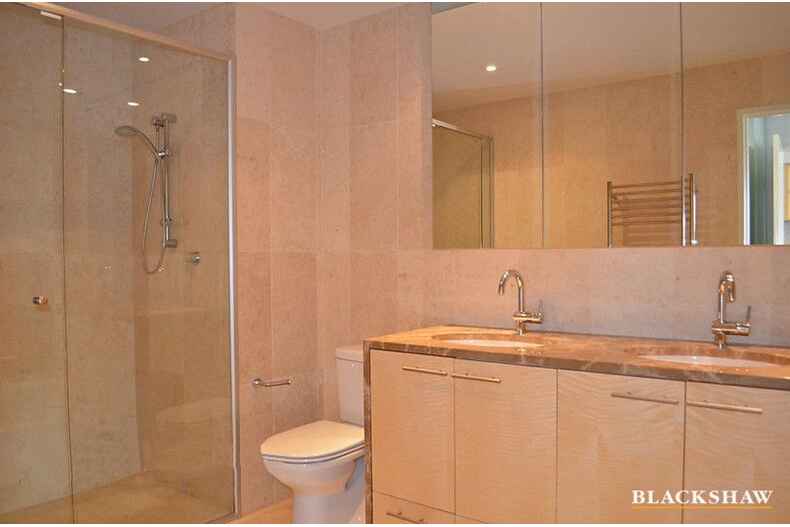 6/57 Eyre Street Kingston