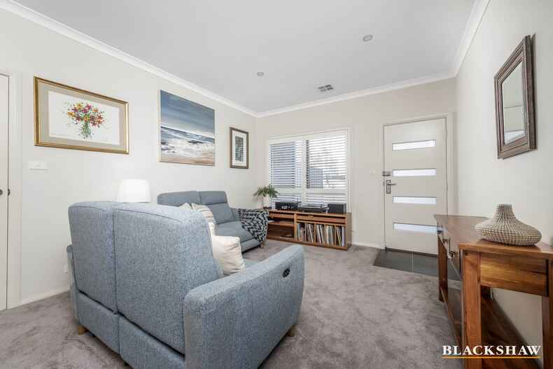 2/30 Bernacchi Street Mawson