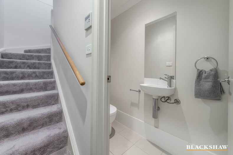 2/30 Bernacchi Street Mawson