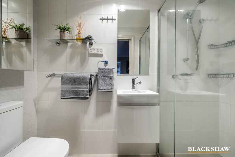 2/30 Bernacchi Street Mawson