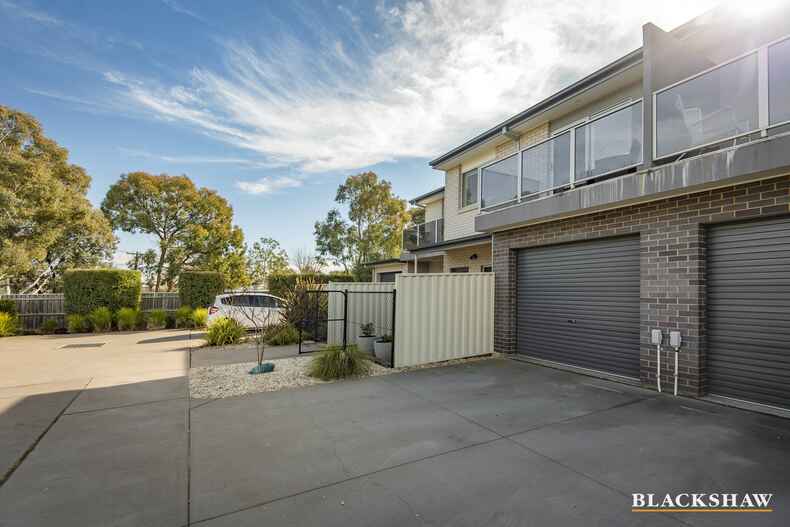 2/30 Bernacchi Street Mawson