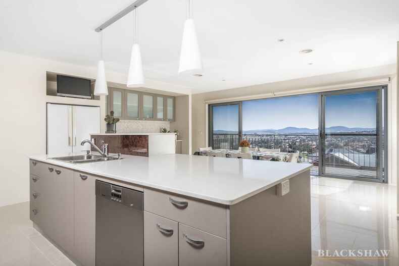 15 Lobelia Close Jerrabomberra